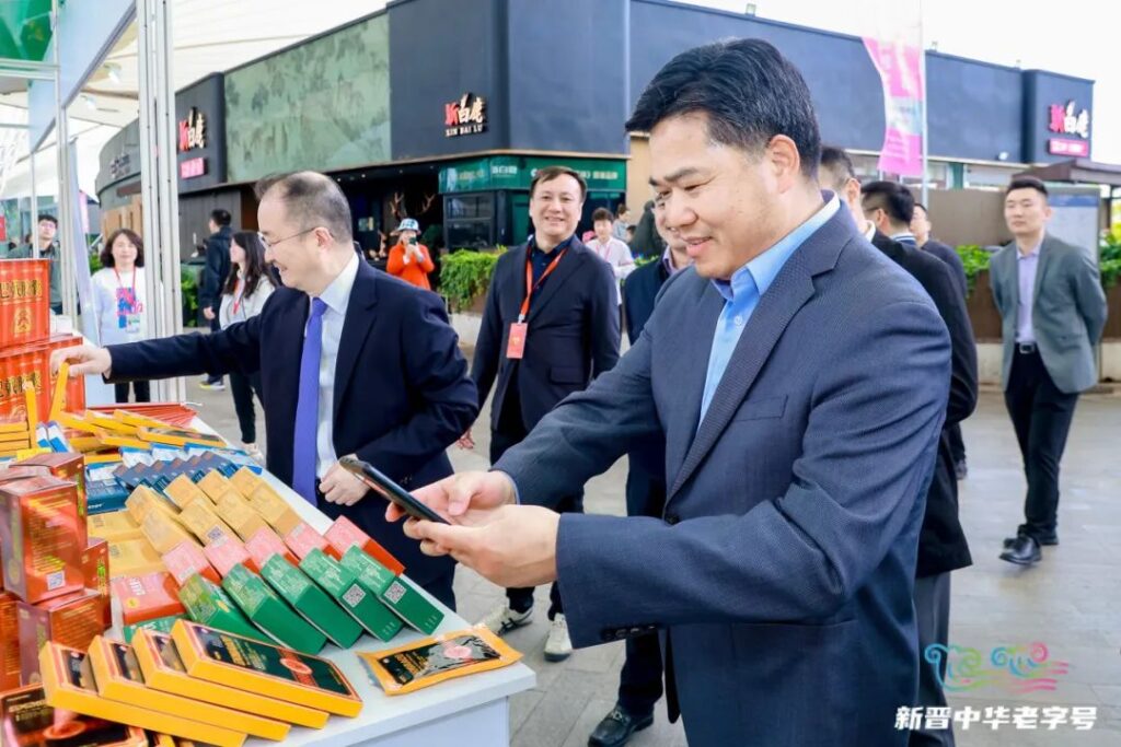 盛部长照相