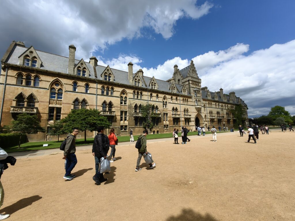 牛津大学